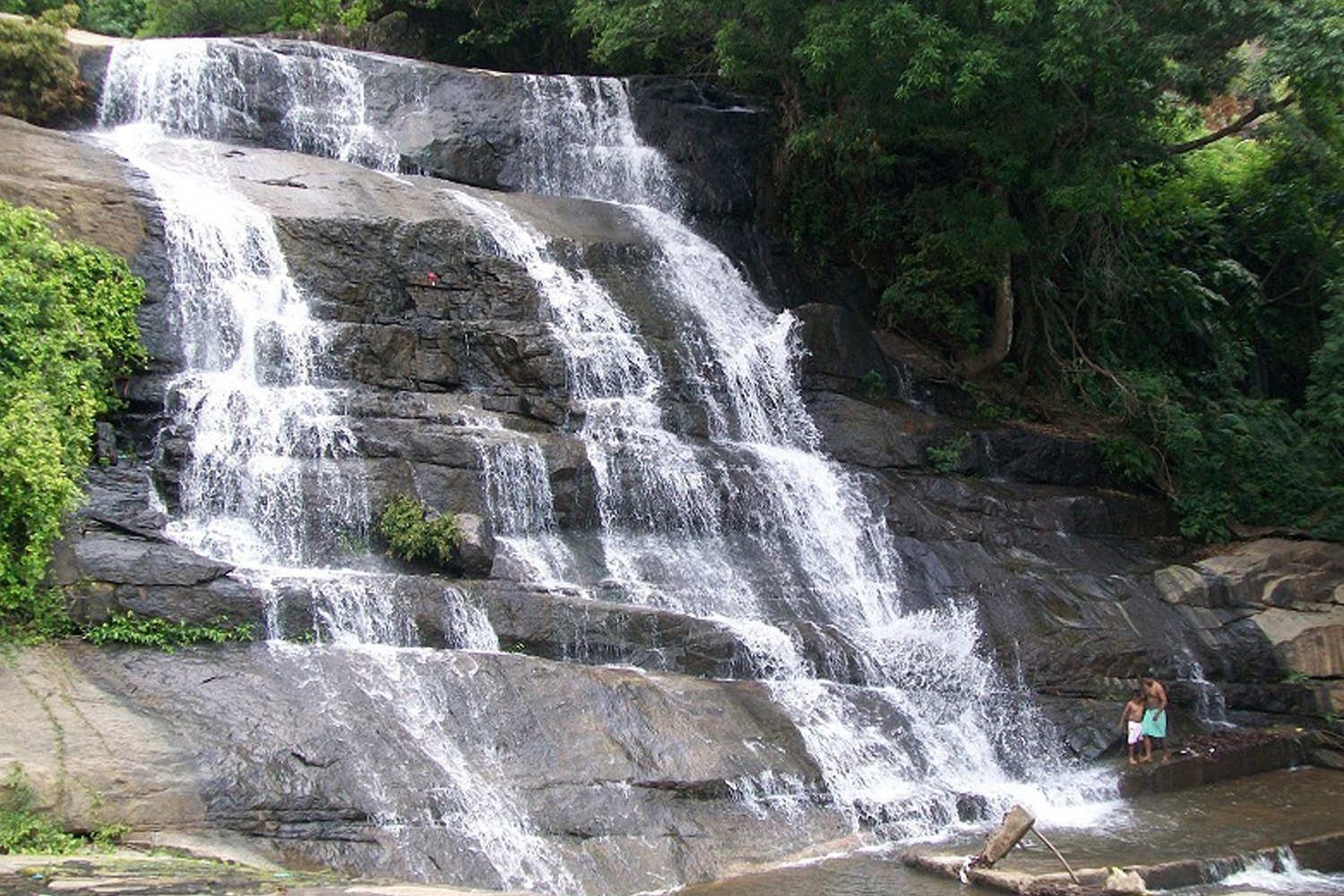 Read more about the article CHINNA SURULI FALLS